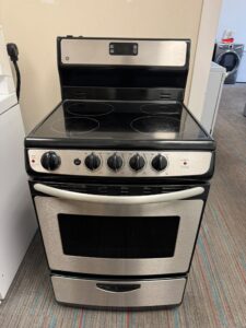 GE 24" Stainless Steel Electric Range – Used